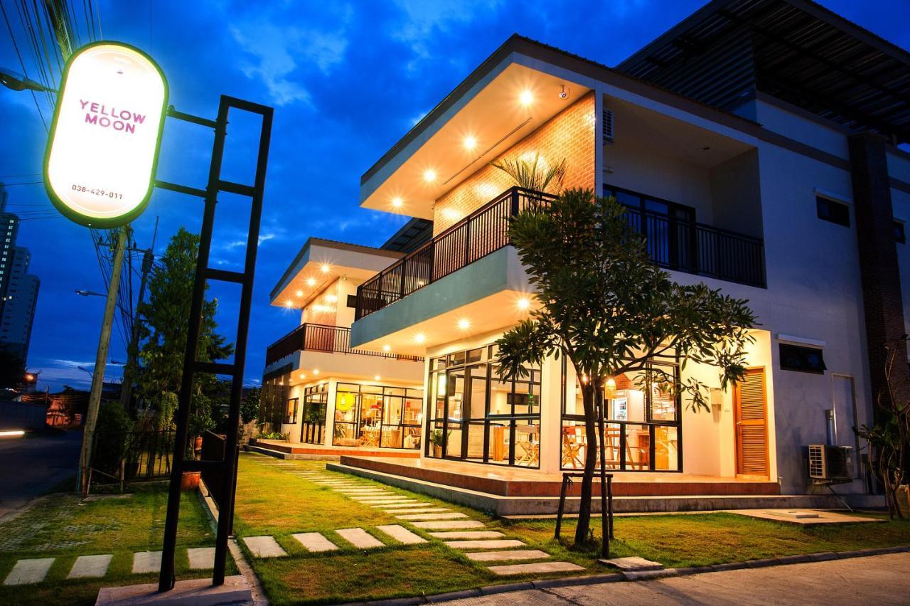 Yellow Moon Hotel Pattaya Exterior photo