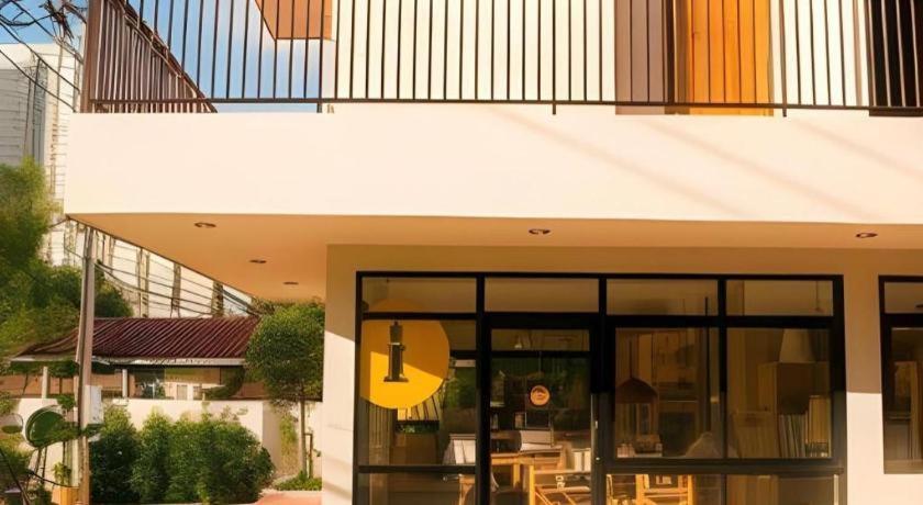 Yellow Moon Hotel Pattaya Exterior photo