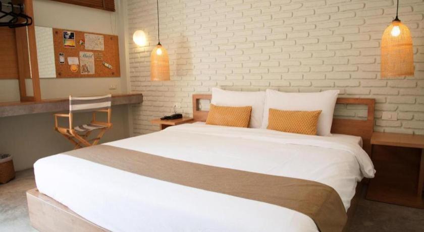 Yellow Moon Hotel Pattaya Exterior photo
