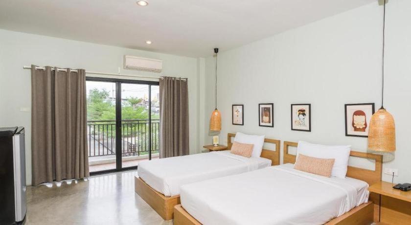 Yellow Moon Hotel Pattaya Exterior photo